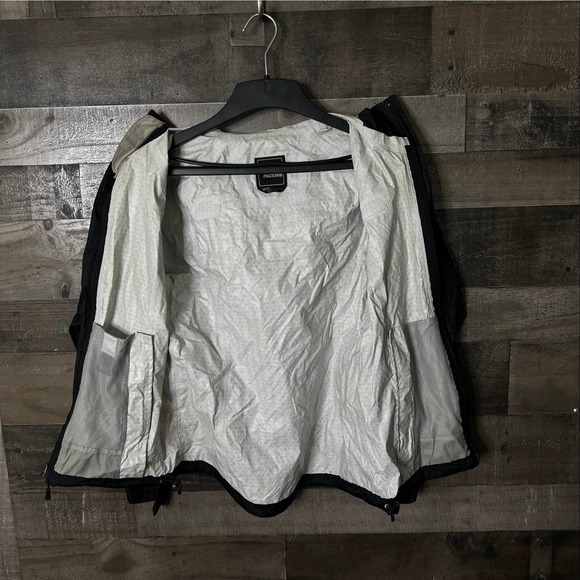 SOLD The North Face Venture Rain Jacket Womens Small - Picture 3 of 3